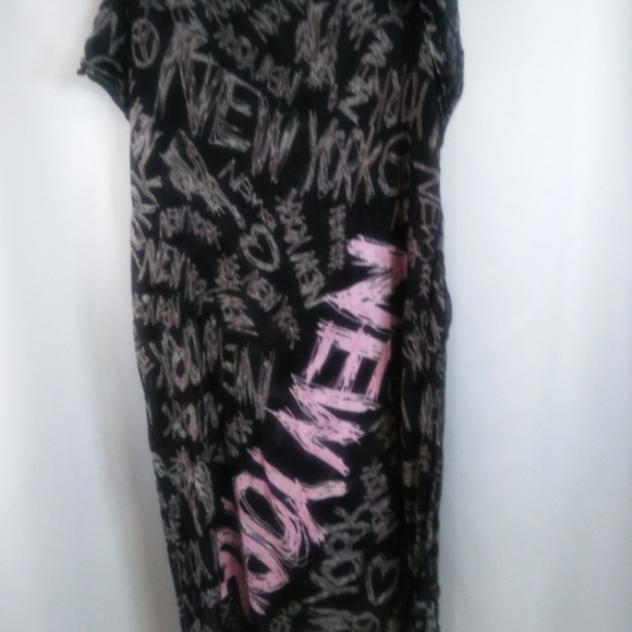 Robin Ruth Scarf With NY Chalk Grafitti - Picture 2 of 6